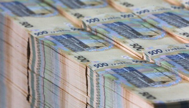 Уряд Шмигаля витратив лише третину коштів із COVID-фонду