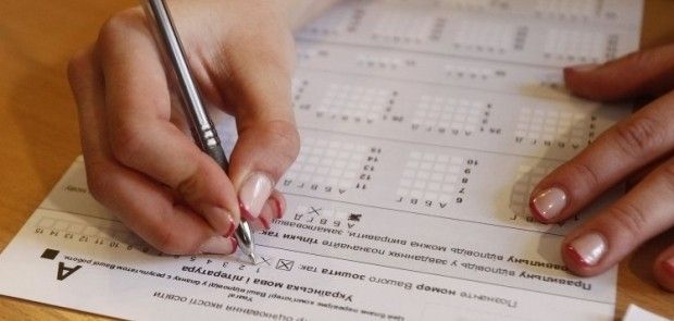 Науковці-практики виступили проти виключення української літератури зі списку обов’язкових предметів ЗНО