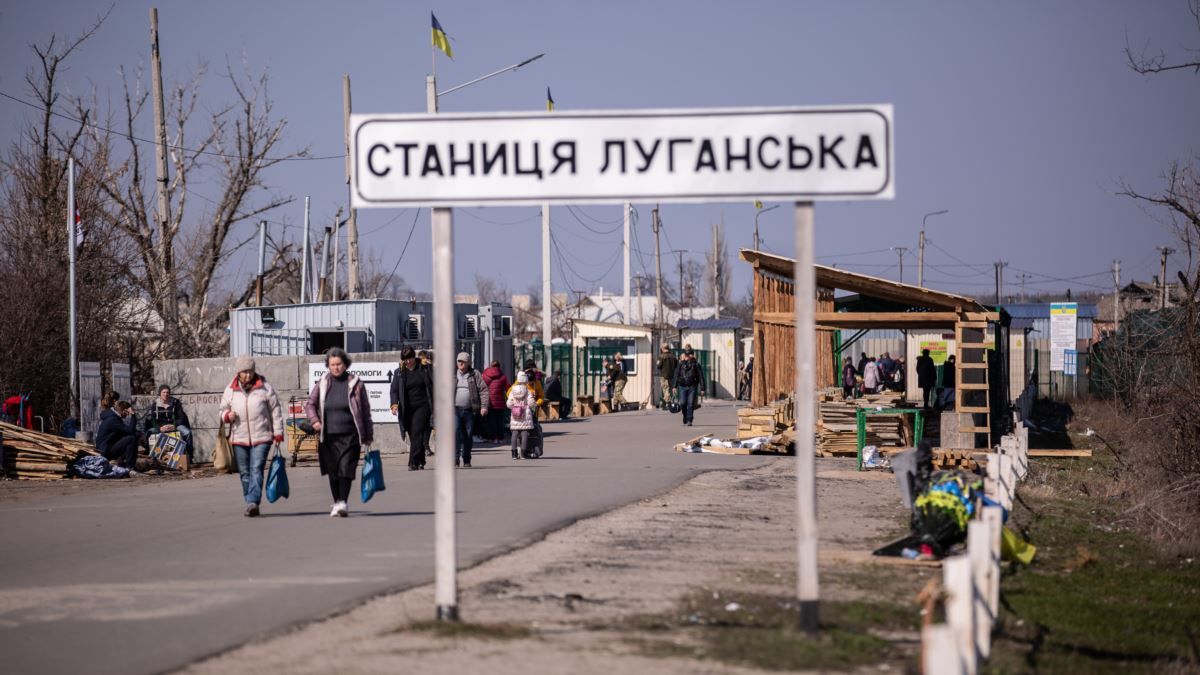 Ласкаво просимо у резервацію: ватажки «ДНР» тримають всі чотири пункти перетину зачиненими