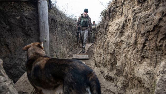 Порушення «тиші» на Донбасі: один український військовий поранений