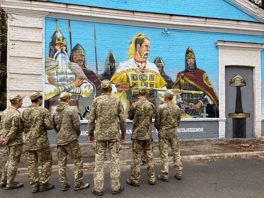 У Кропивницькому на території військової частини створили мурал, фото