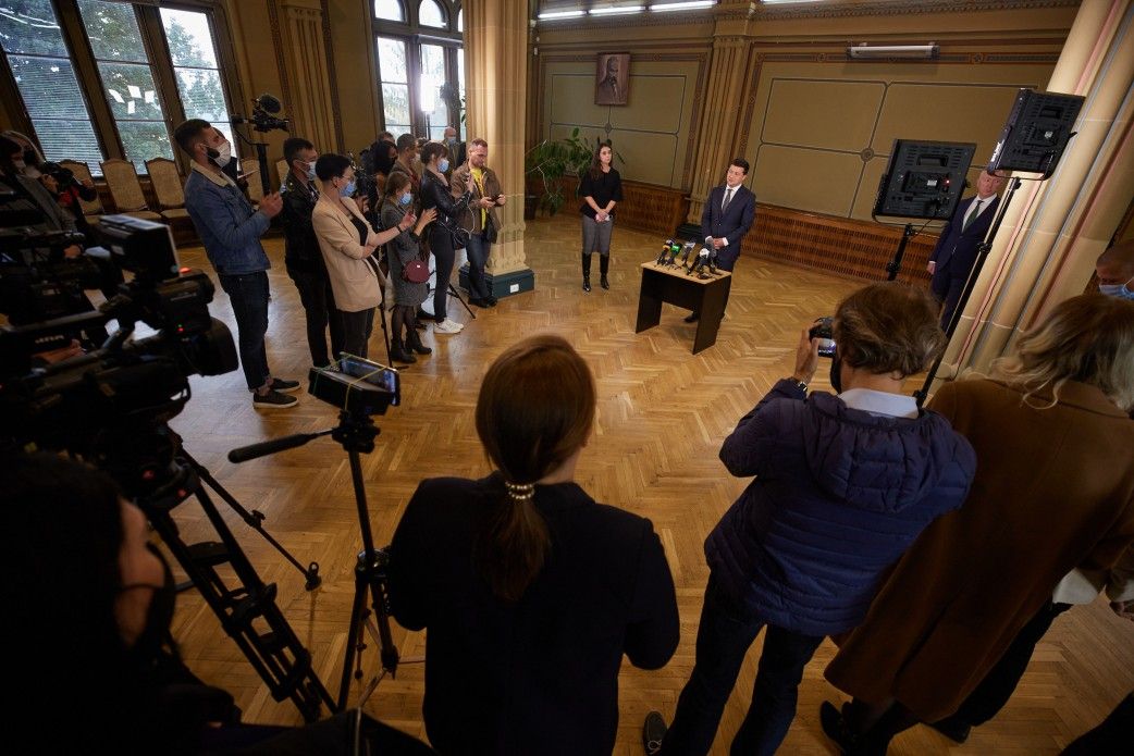 Зеленський звинуватив ЗМІ у спробах зірвати діалог з Росією