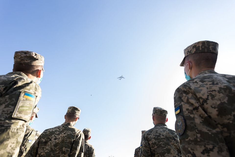 Останній політ з Чугуєва: тіла загиблих в авіакатастрофі відправили до рідних міст