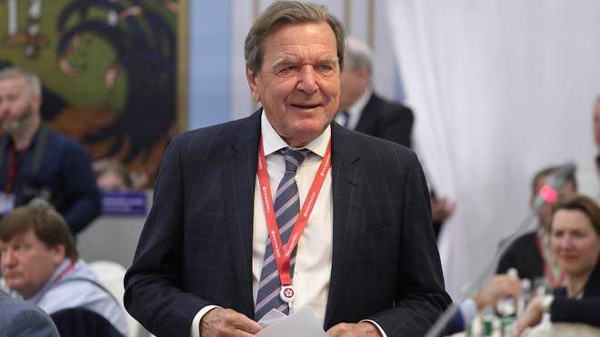 Ексканцлер Німеччини Шредер судитиметься з німецькою газетою через інтерв'ю з Навальним