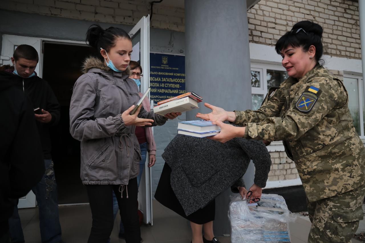 Окупанти стріляють поблизу Авдіївки, а біля Опитного дистанційно мінують ділянки