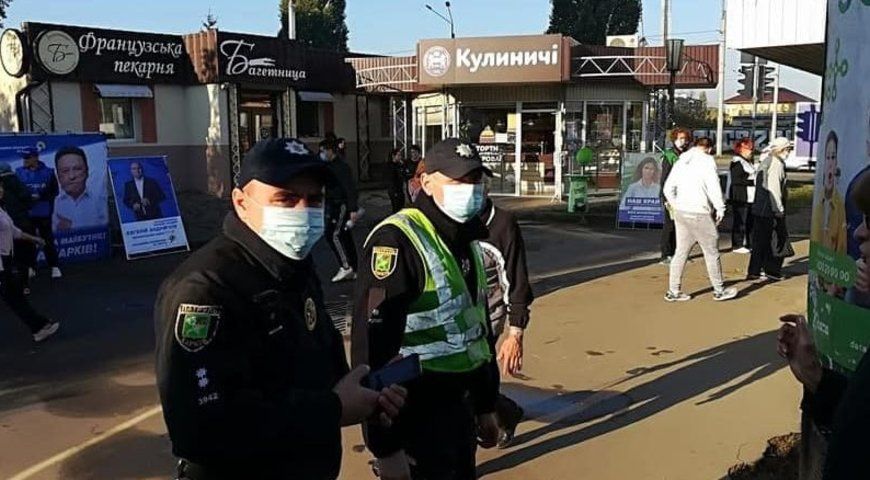 У Харкові агітатор «Слуги народу» зі зброєю накинувся на активіста «Європейської Солідарності»