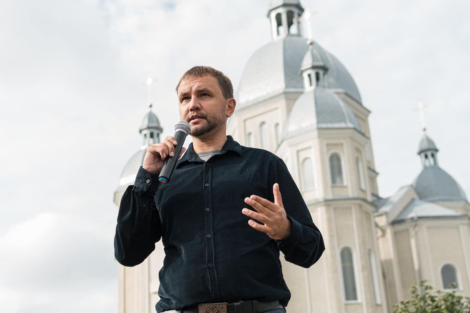 Опитування від Зеленського: В'ятрович закликав Нацполіцію відреагувати на порушення закону