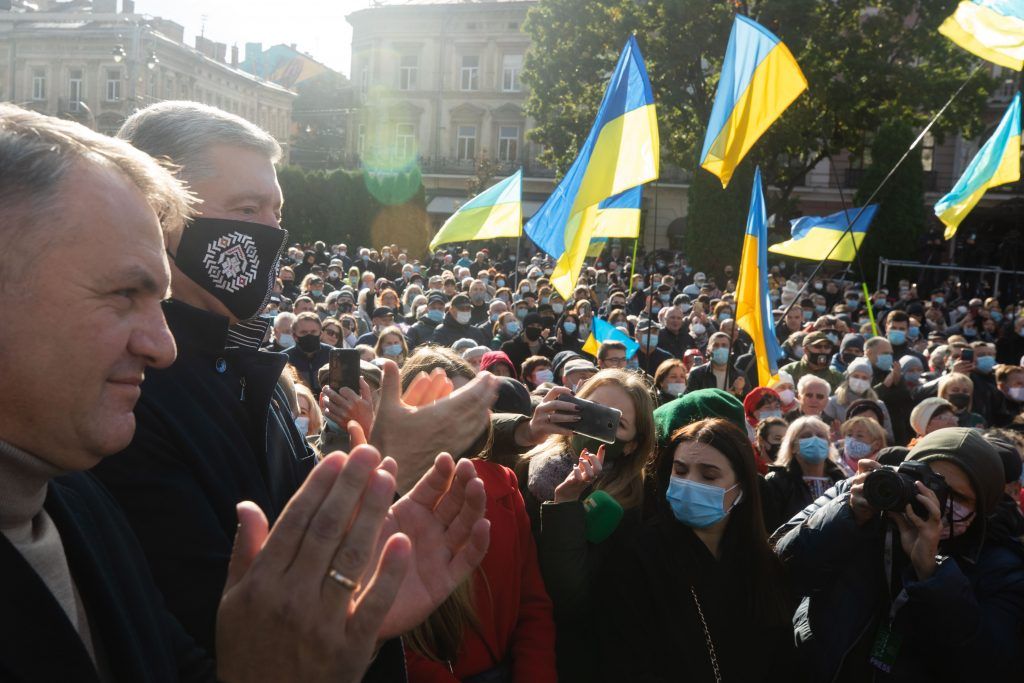Вибори у Львові стали двобоєм між Синюткою та Садовим – Порошенко