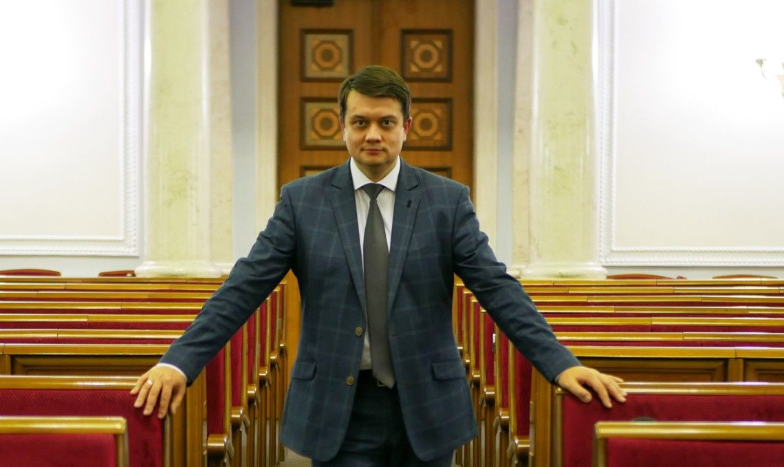 Дочасні парламентські вибори? Чи відбудеться власна гра спікера Разумкова