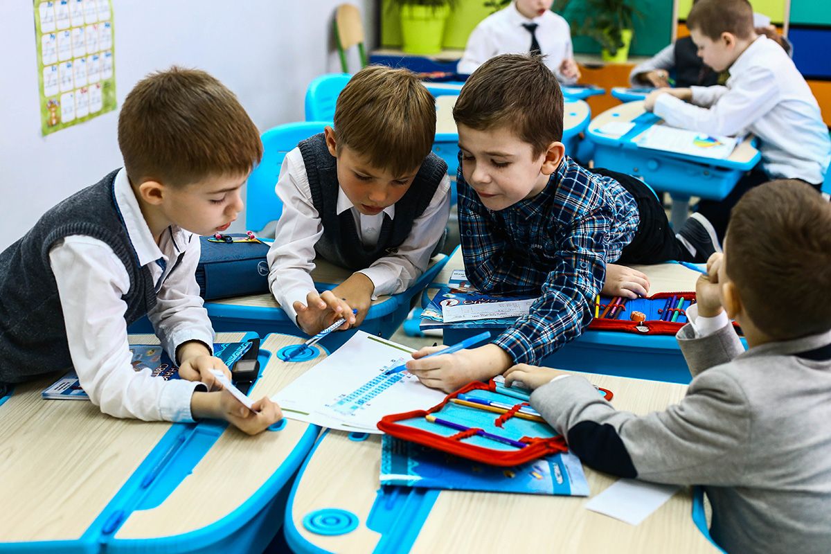 Учні початкових класів після канікул повернуться за парти