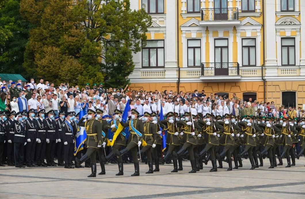 Зеленський вперше проведе військовий парад