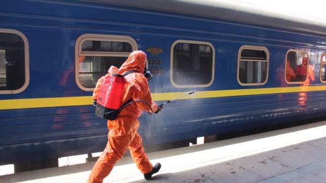 Укрзалізниця поновлює рух поїздів із майже всіх раніше закритих станцій