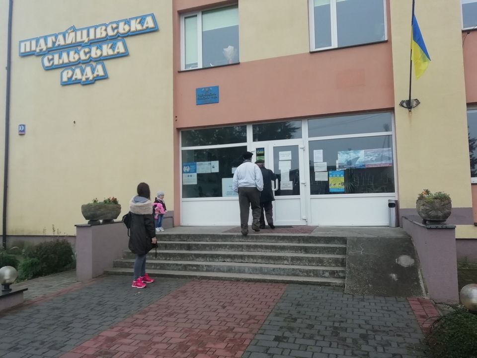 Місцеві вибори: явка становить 27%