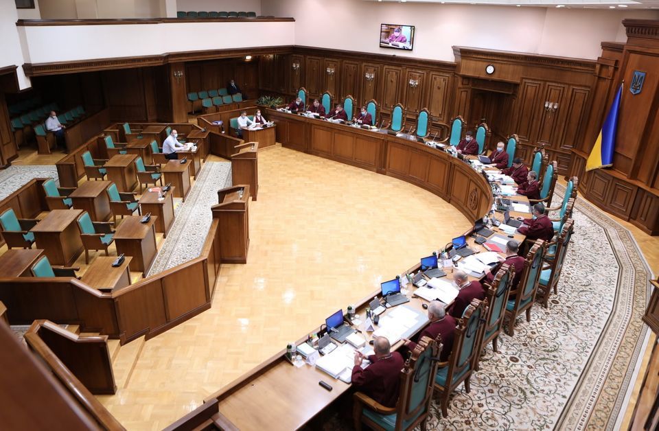 Судді КСУ двічі порушили Конституцію - НАЗК