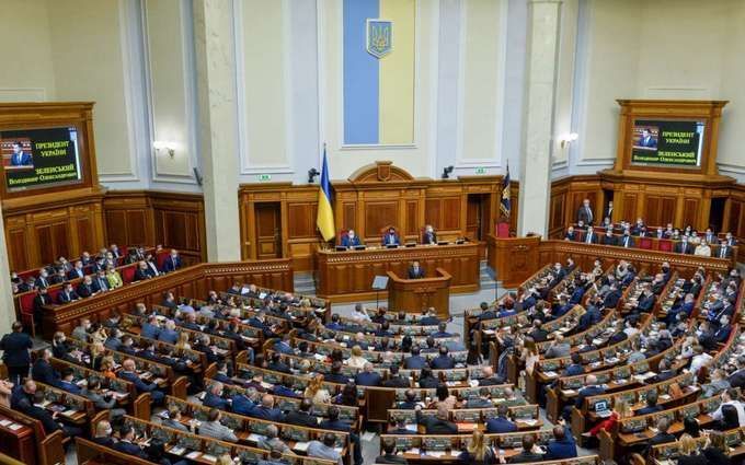 Ідею Зеленського розпустити КСУ не підтримують чотири фракції