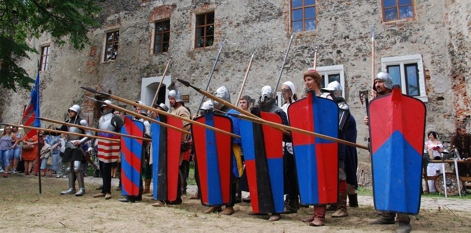 Порятунок від забуття: як художник Йосип Бартош відродив замок Сент-Міклош на Закарпатті