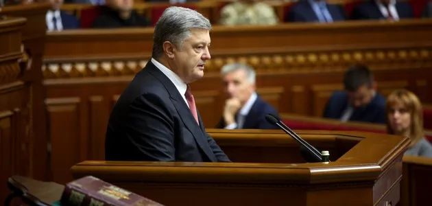 Порошенко дав владі 3 доби для відкриття відомчих лікарень і Феофанії для хворих на ковід