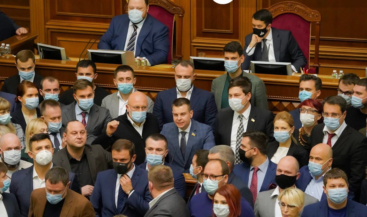 Рада не змогла обрати суддів в Конституційний Суд