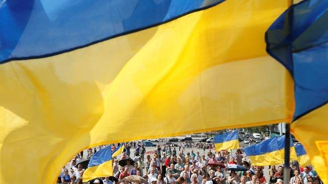 Рідною українську мову вважають 73% жителів України