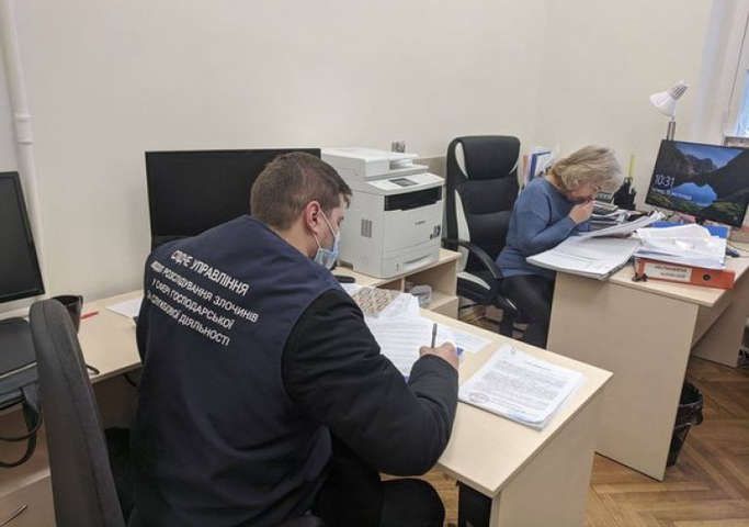 У музеї Революції Гідності та вдома у його директора відбуваються обшуки