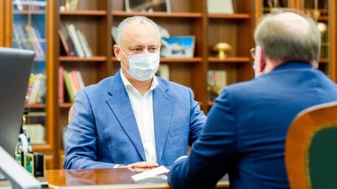Президент Молдови Додон після поразки на виборах зібрався в Росію