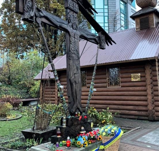Зеленський привітав українців з Днем гідності та свободи