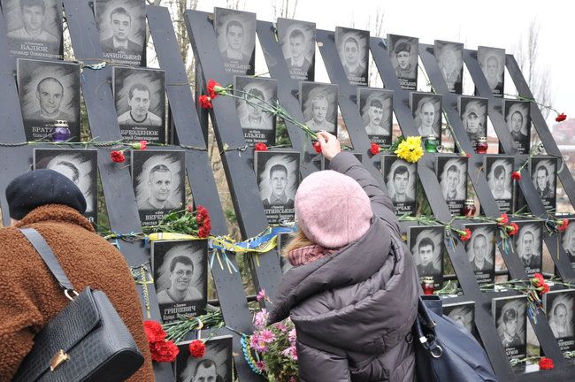 На Майдані Незалежності вшанували пам’ять Героїв Небесної Сотні, фото