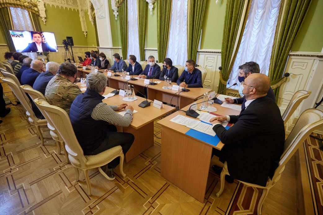 Зеленський поспілкувався онлайн з учасниками трьох революцій