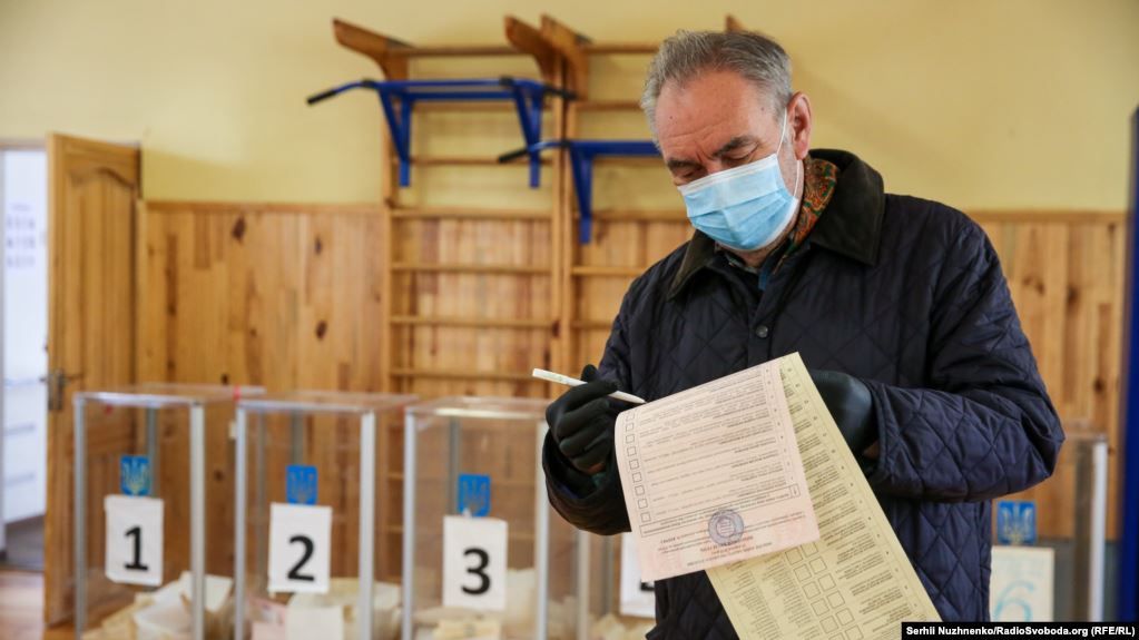 Піднімаю явку: в Миколаєві влаштували флешмоб для виборців