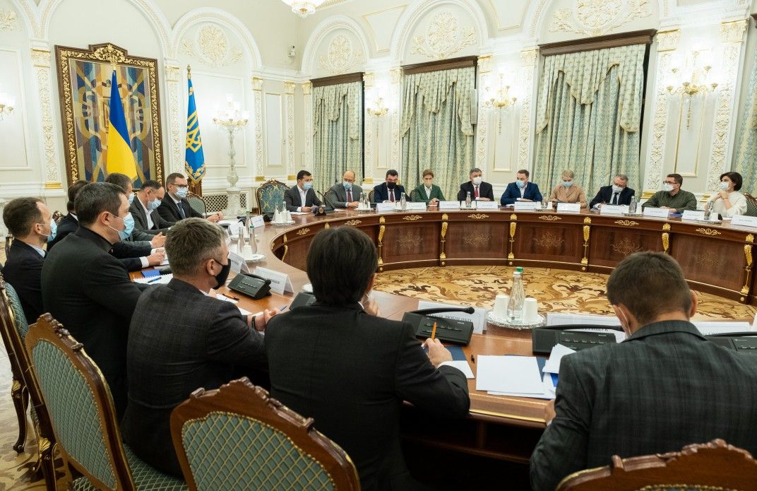 Конституційна криза: Зеленський пропонує план виходу