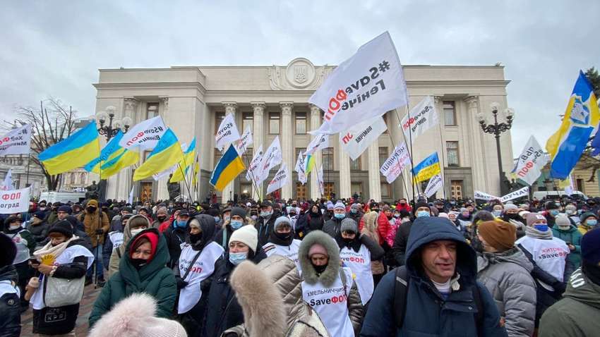 Рада з блюзнірством: Е-декларування та бюджет депутати розглянуть у середині грудня