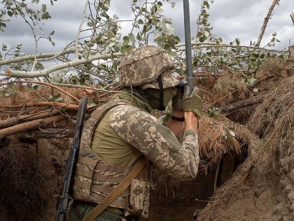 На Донбасі поранено двох захисників України