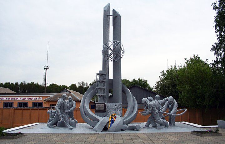 В Україні вшановують учасників ліквідації катастрофи на ЧАЕС