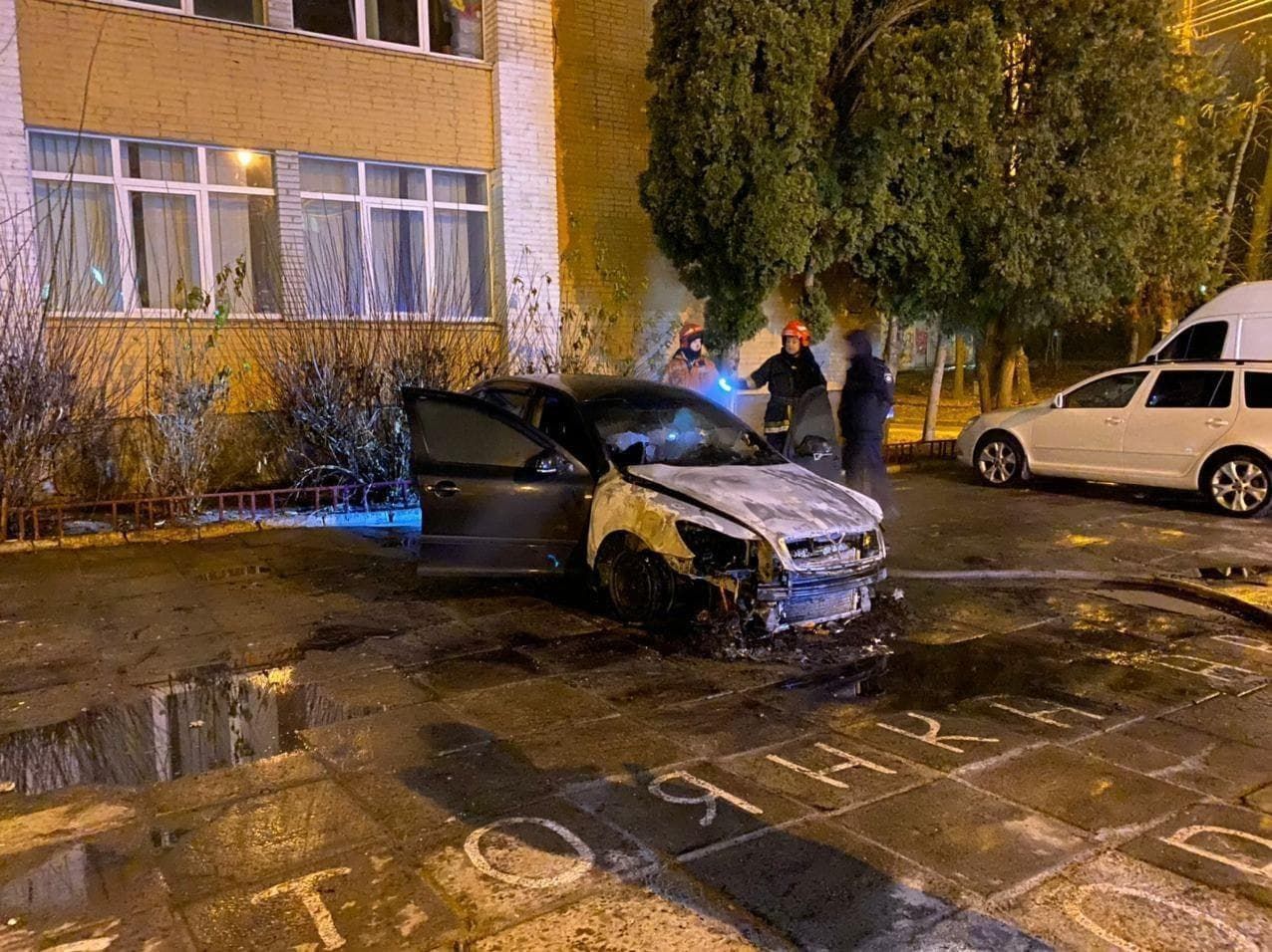 У Львові спалили автомобіль детектива НАБУ