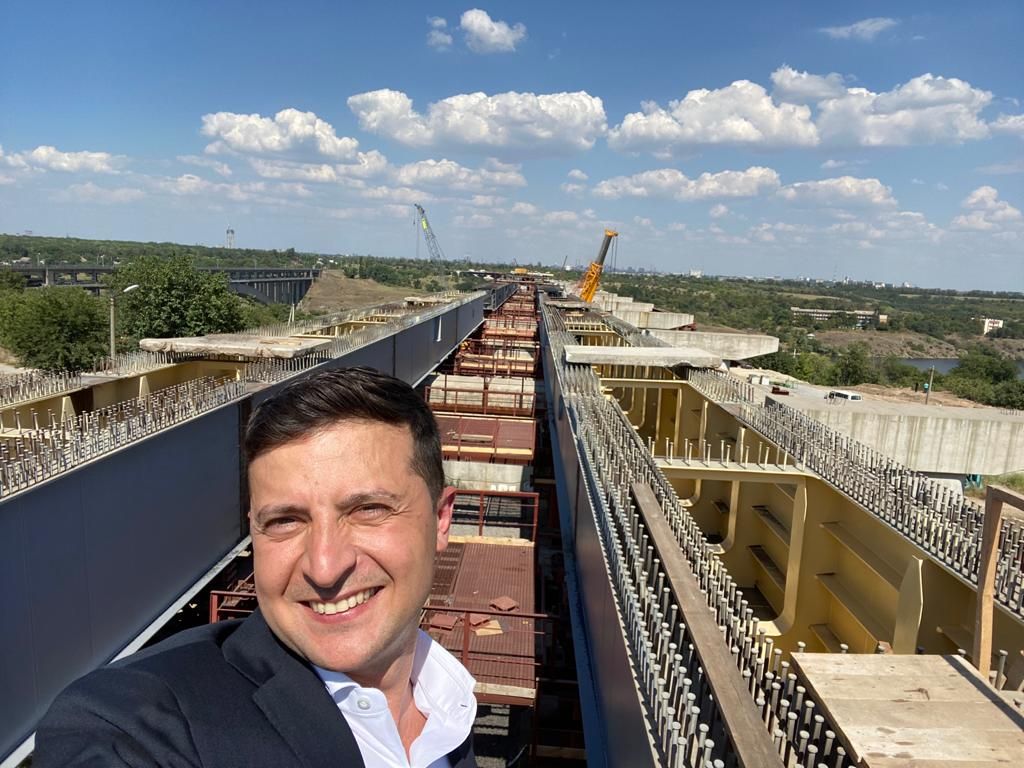 Дороги рятують життя: Зеленський про «Велике будівництво» під час пандемії