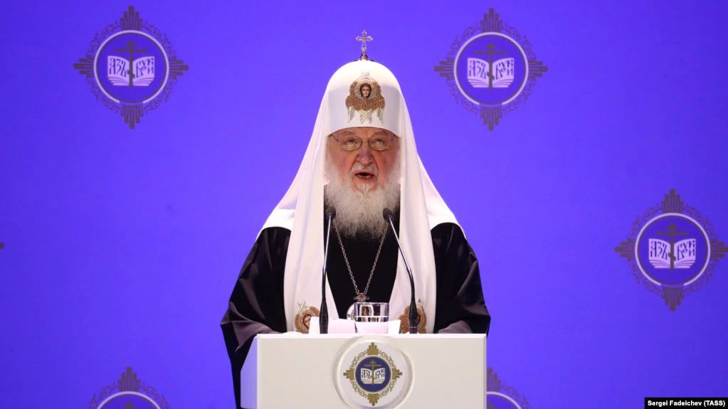Патріарх Кирило закликав храми РПЦ не купувати «ліві свічки»