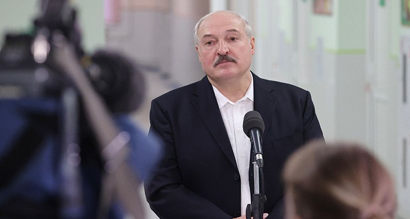Київ відкидає інсинуації Лукашенка про «тони зброї» з України