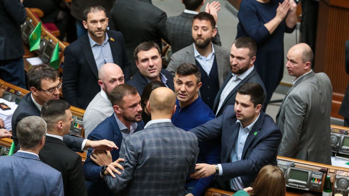 Сокира політичного блуду: чому «зелена» монобільшість може становити загрозу нацбезпеці