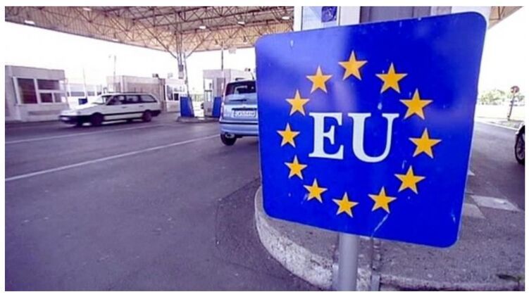 Платний в'їзд у ЄС без візи для українців відклали на рік