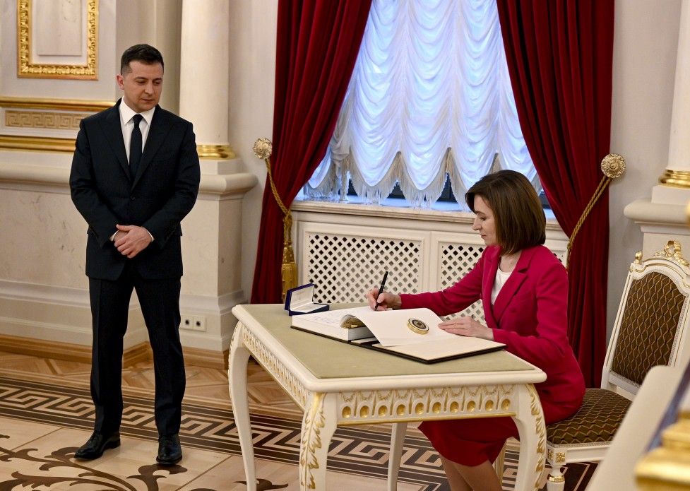 Санду не боїться називати Крим українським - Зеленський