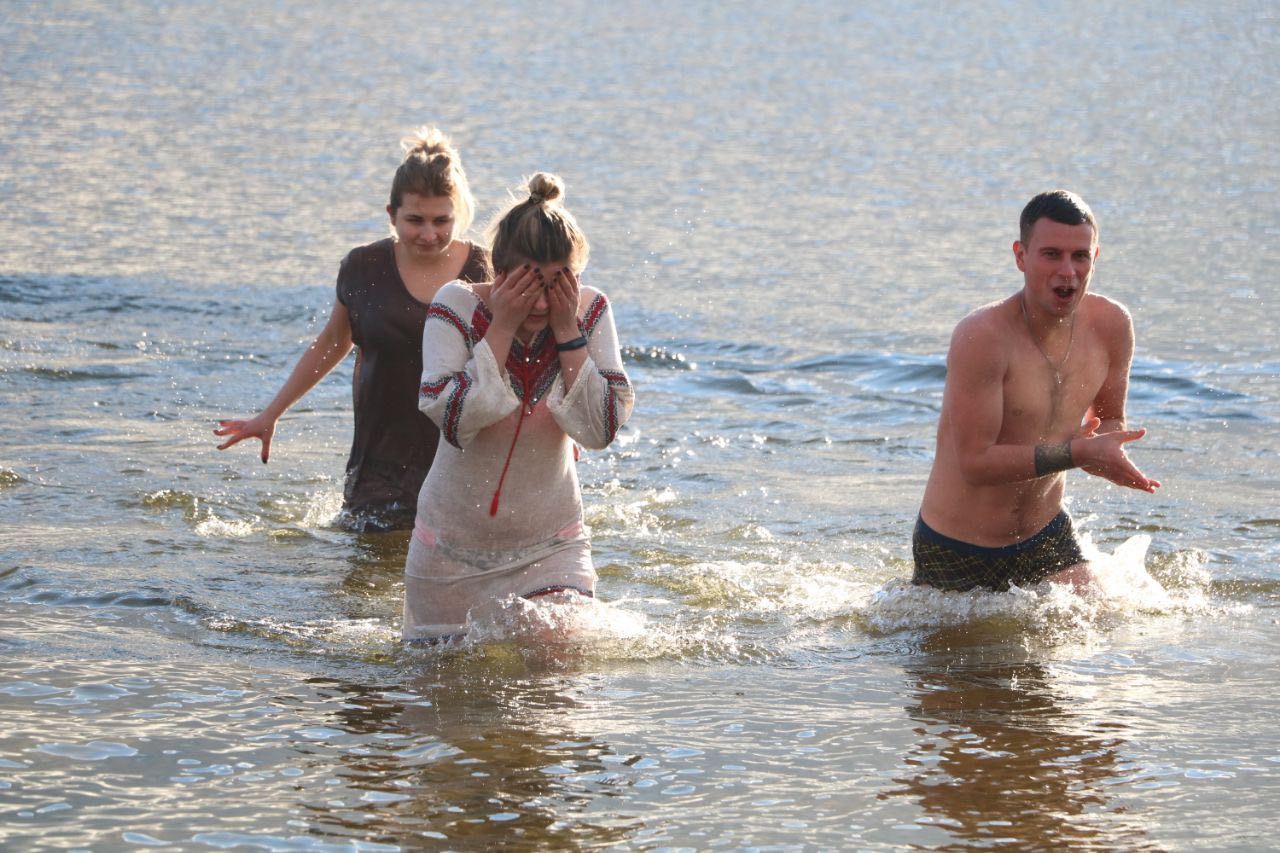 Водохреща 2021: перехворілим на коронавірус пірнати в ополонку небезпечно