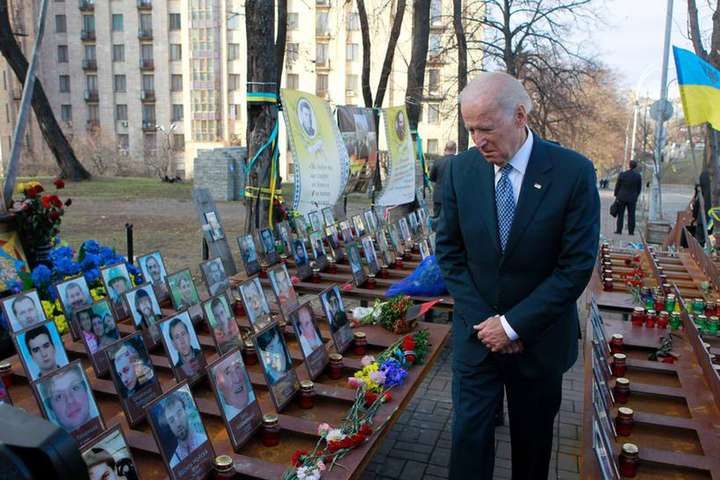 Зеленський запросив Байдена в Україну: влада готується до зустрічі