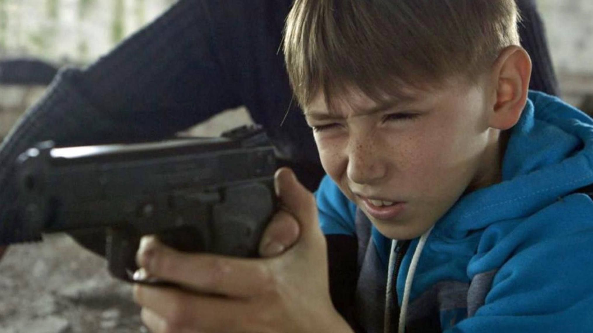 У Данії школярі вивчатимуть фільм про війну на Донбасі «Віддалений гавкіт собак»