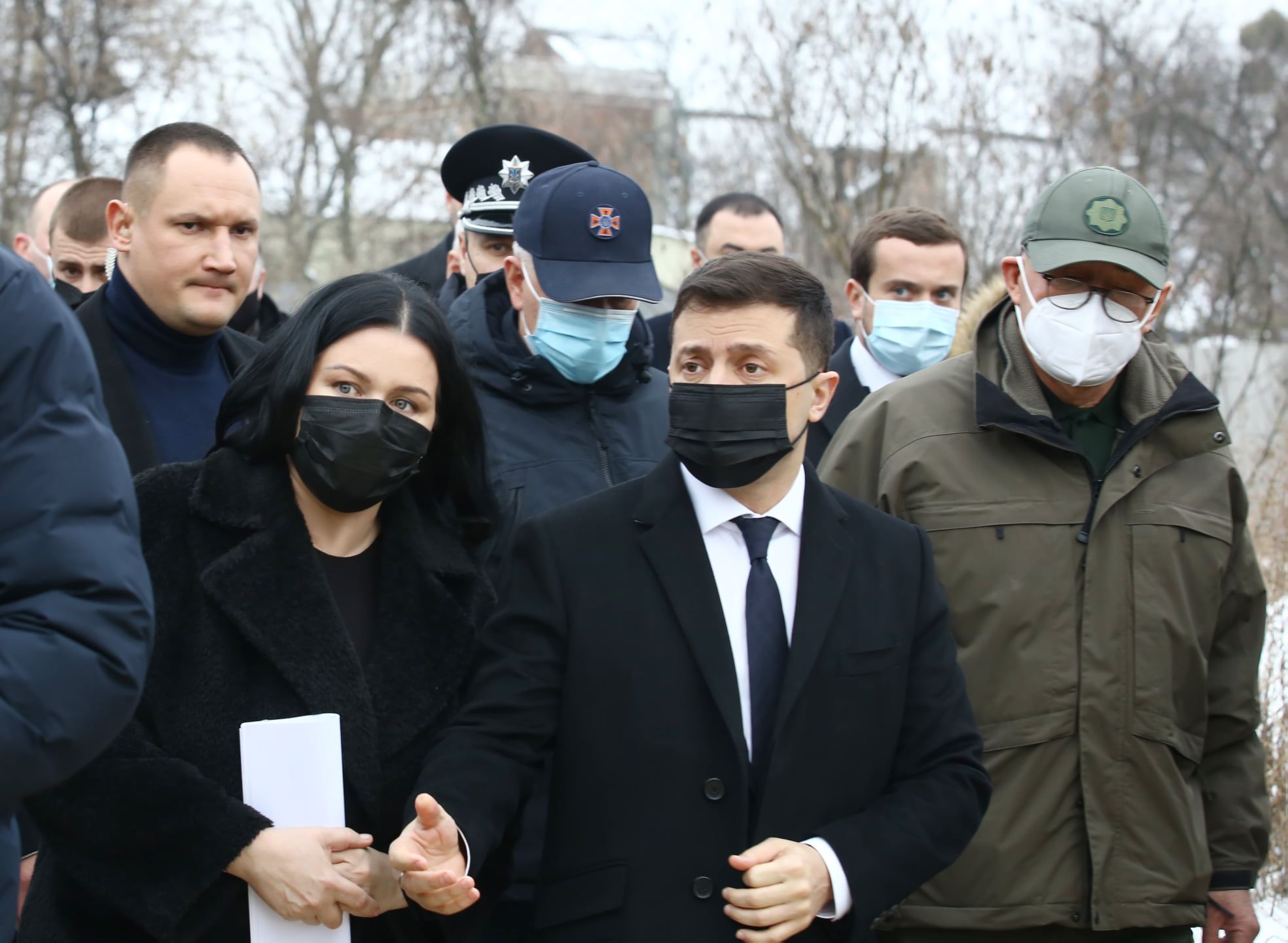 Зеленський критикує Порошенка за намір оскаржити в КСУ закон про референдум