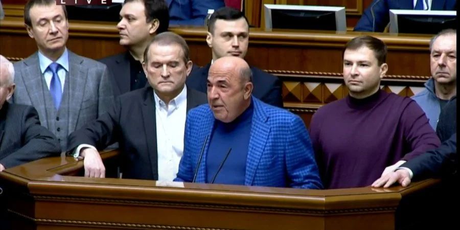 У Раді хочуть оголосити імпічмент Зеленському через блокування каналів Медведчука