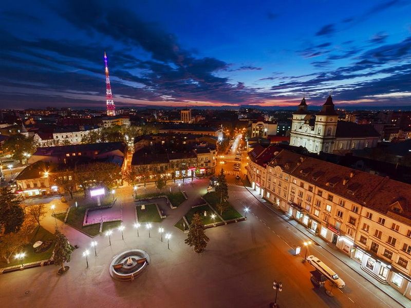 Мер Руслан Марцінків запропонував узаконити секс на панорамі міста