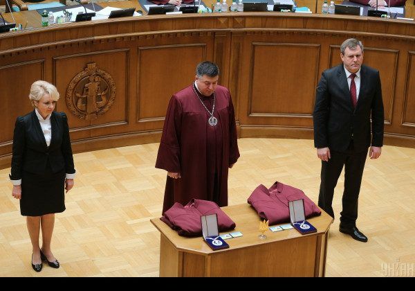 Недопуск Тупицького спричинив несплату комуналки і зарплати у КСУ