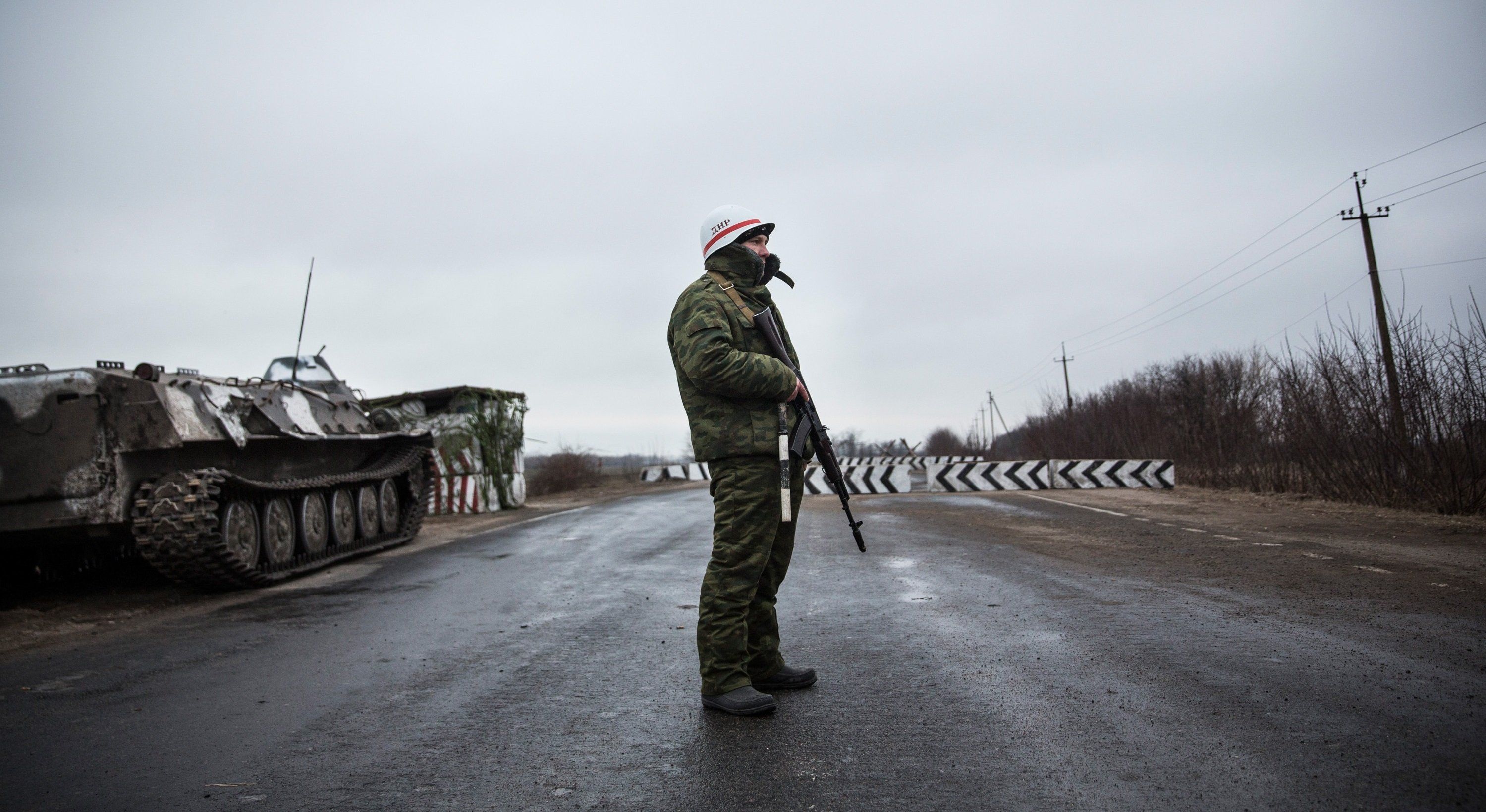 Біля Вікторівки на Донеччині цивільні на авто проривались до ОРДЛО: водія застрелили