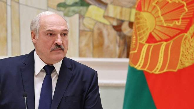 Американці стежать: Лукашенко закликав перейти зі смартфонів на кнопкові телефони