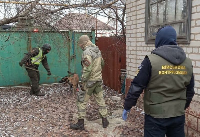 У Попасній службовий пес помітив приховану «розтяжку» і врятував силовиків, фото